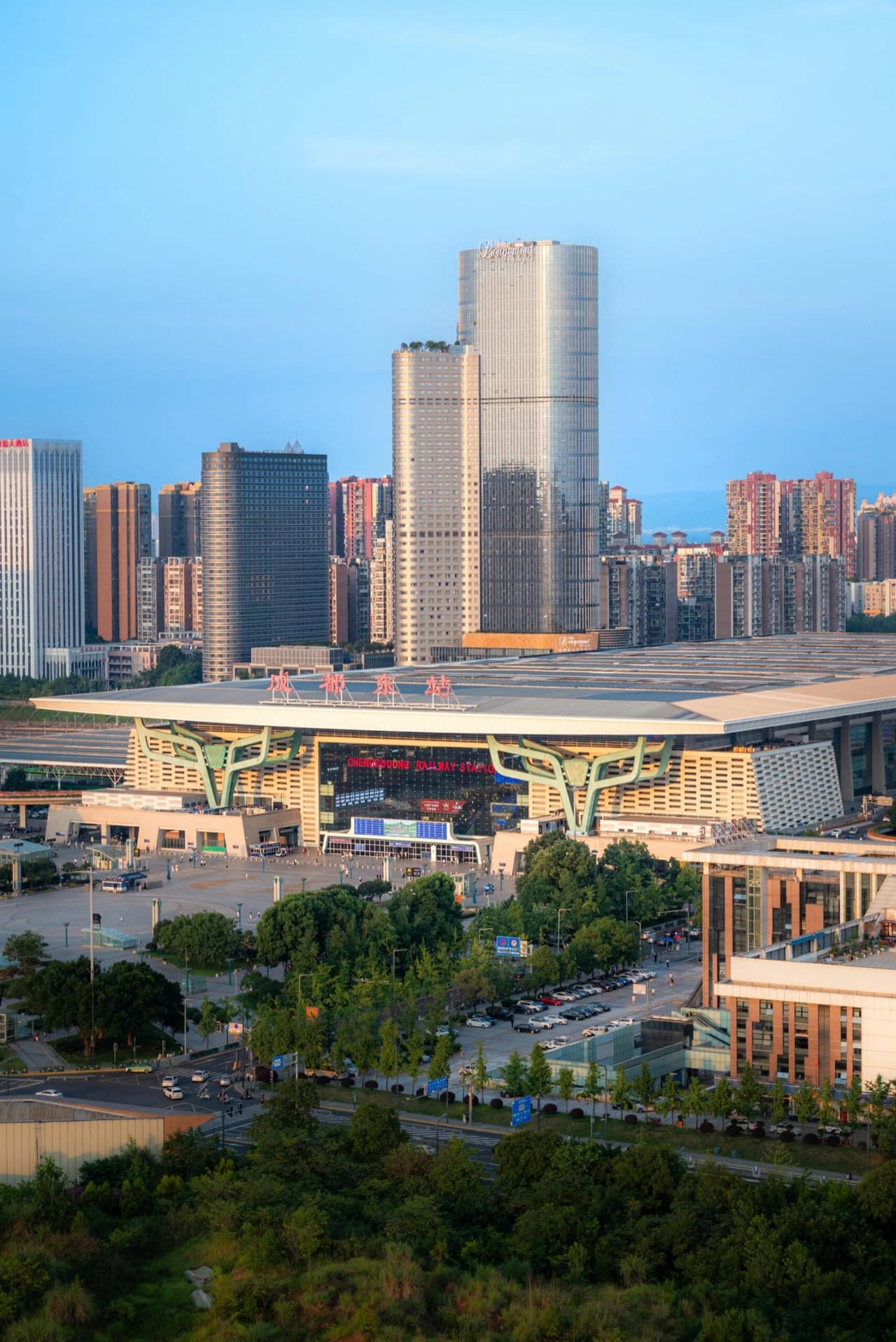 Chengdu East Station exterior