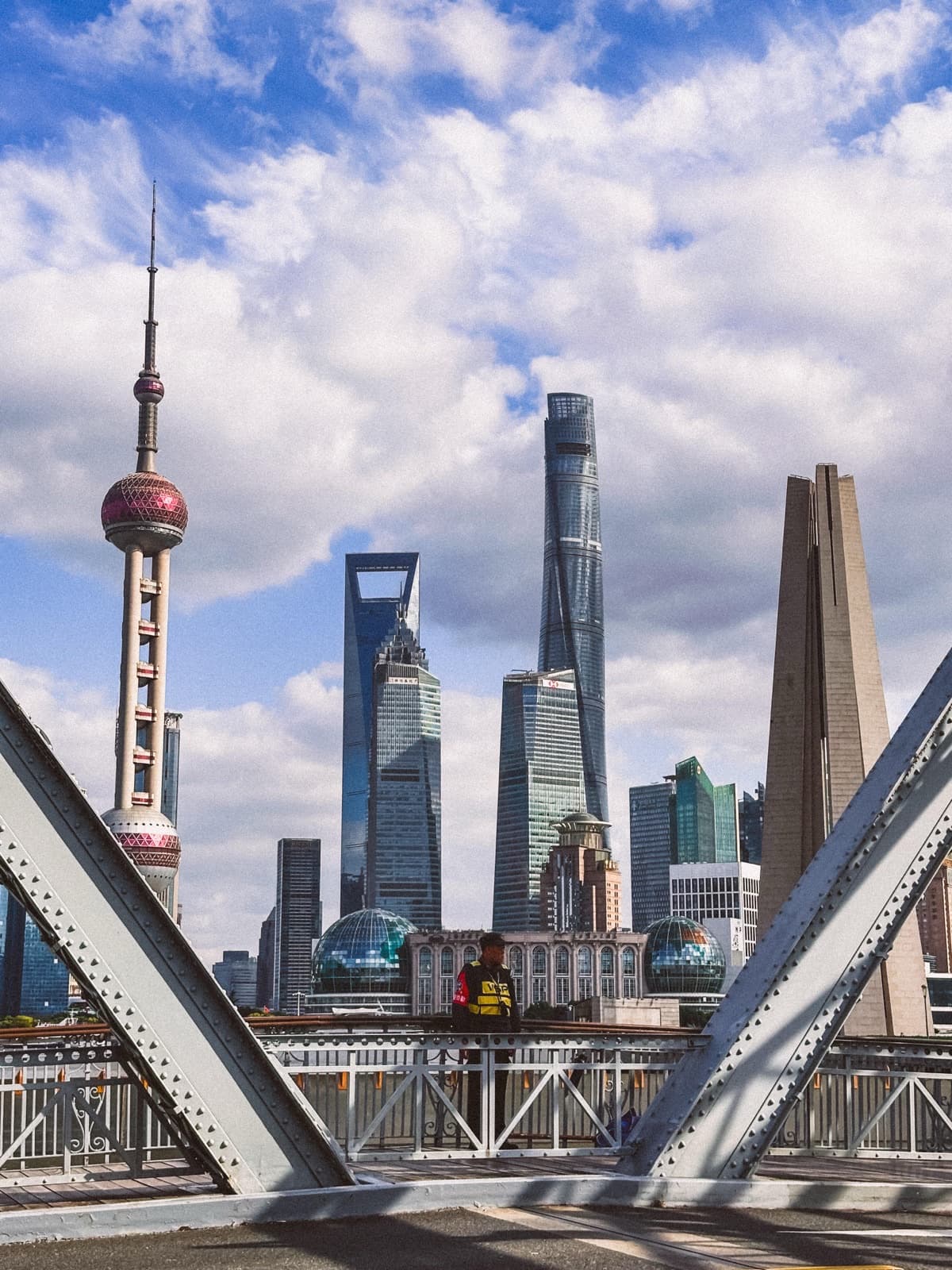 17 Jaw-Dropping Bund Photo Spots: From Day to Night