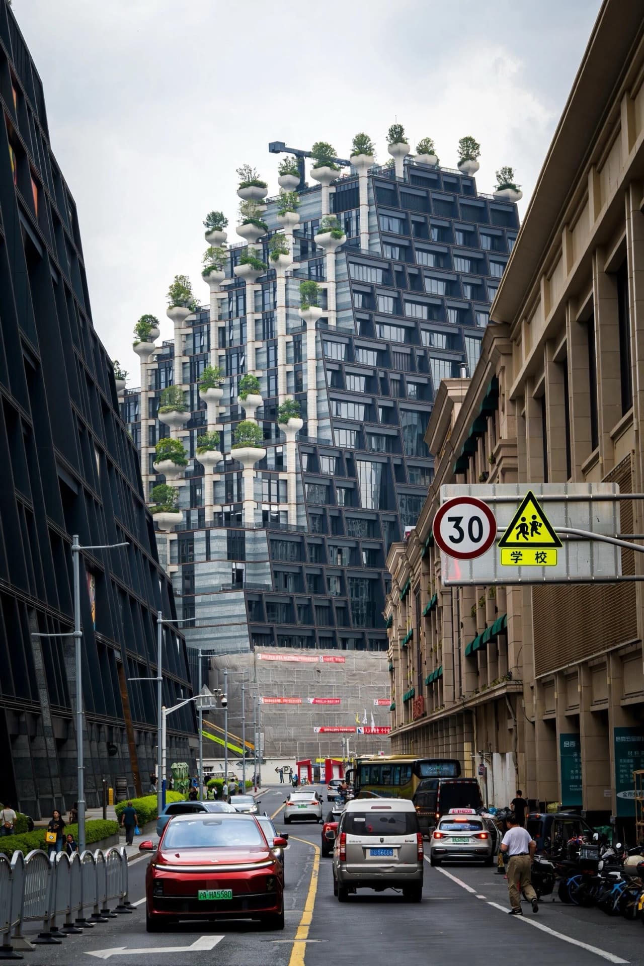 1000 Trees — Shanghai's most extraordinary building