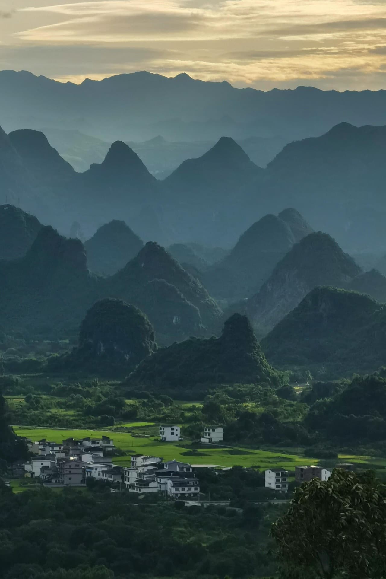 Yangshuo "Thousand Miles of Rivers and Mountains" show