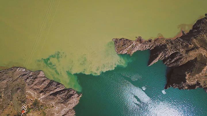 Liujiaxia Reservoir β where two rivers merge near Bingling Temple