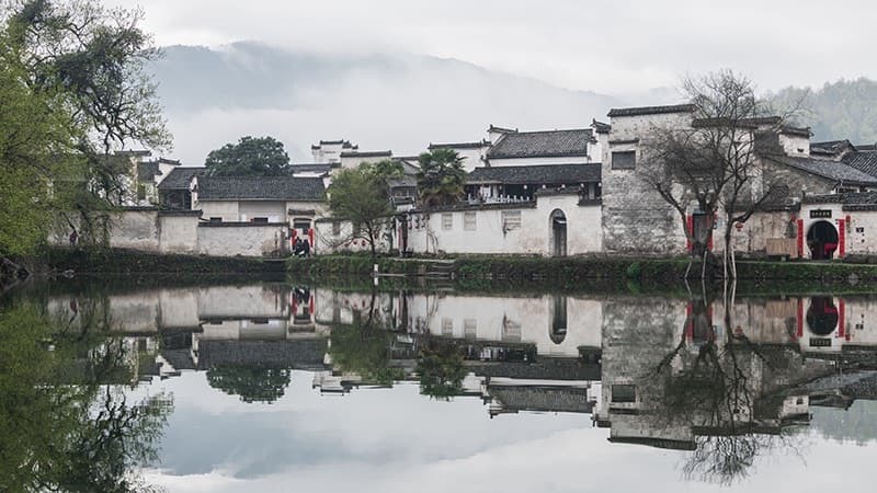 Huizhou Spring: 4-Day Ancient Villages & Flower Fields in Anhui