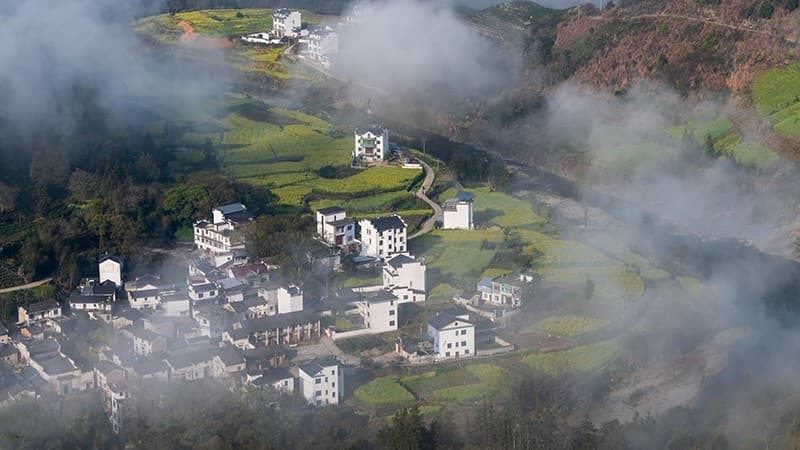 Huizhou Spring: 4-Day Ancient Villages & Flower Fields in Anhui